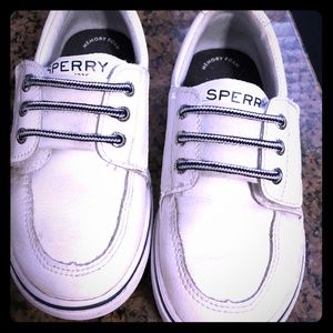 Boys sperrys